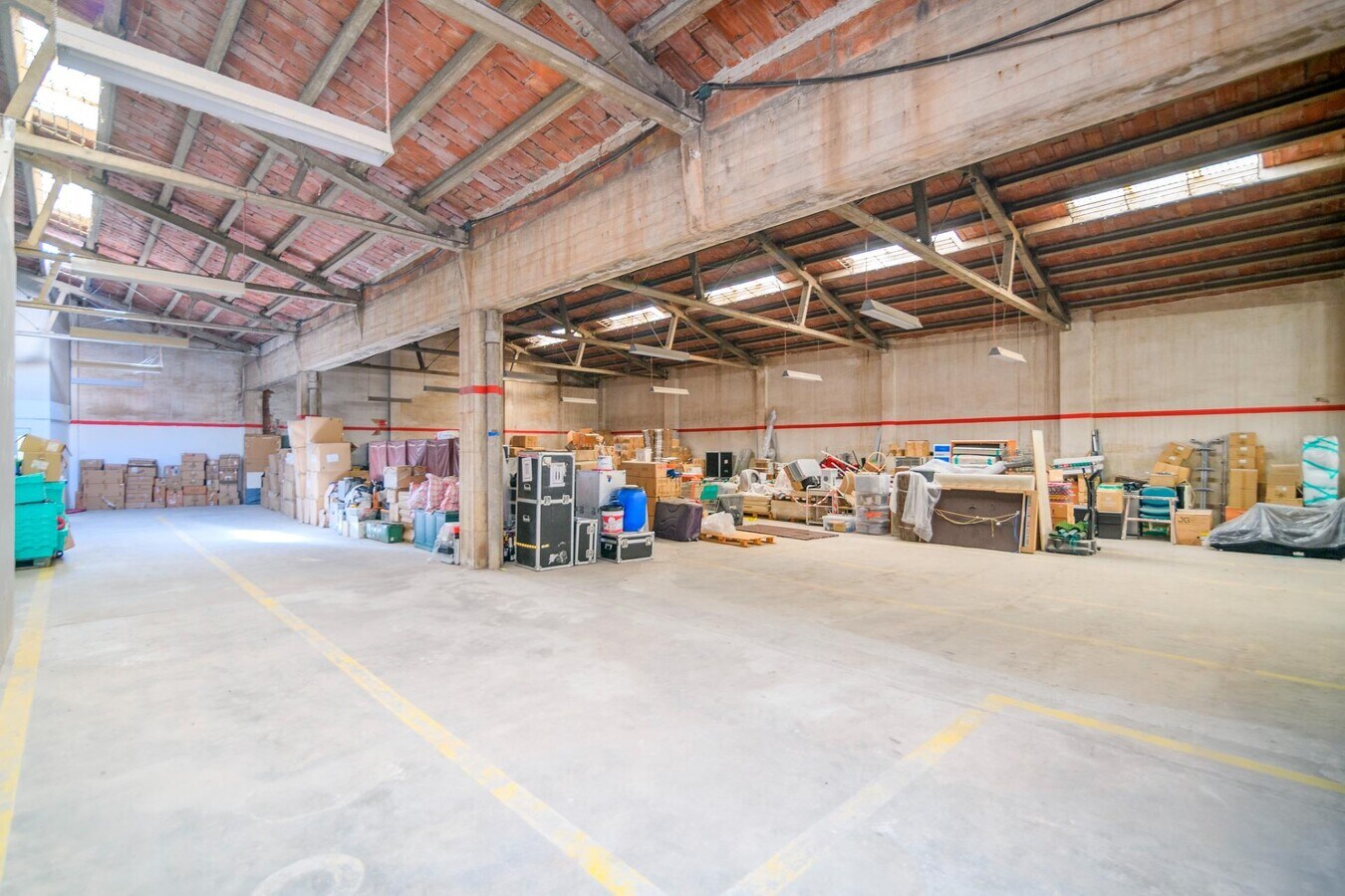 Manresa, BAR 08242 - Unit - -  - Interior Photo - Image 2 of 25
