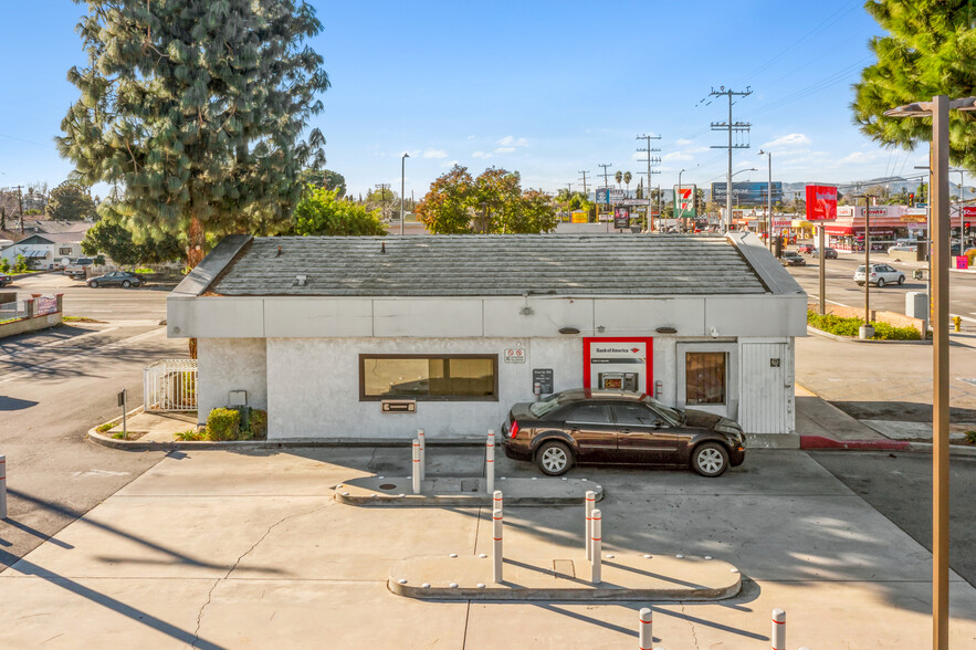 17650 Saticoy St, Van Nuys, CA à vendre - Photo du b timent - Image 2 de 4