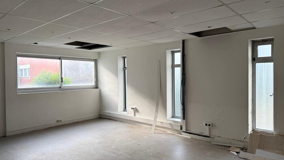 Immeuble residentiel dans Montrouge à vendre - Photo du bâtiment - Image 2 de 9