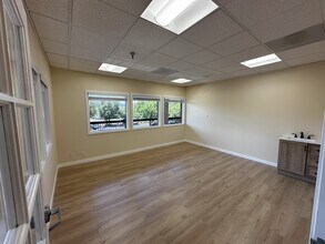 3625 E Thousand Oaks Blvd, Westlake Village, CA for lease Interior Photo- Image 2 of 5