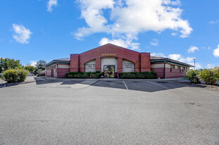 Rycon Professional Center - 2 Buildings - Parking Garage