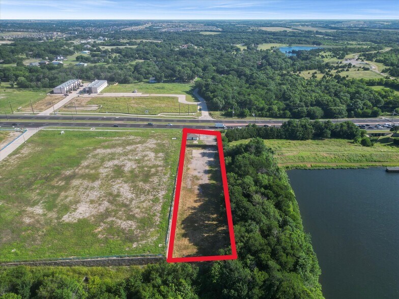 8301 W University Dr, McKinney, TX à vendre - Photo du bâtiment - Image 2 de 16