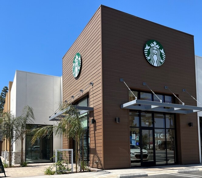 9885 Sierra Ave, Fontana, CA for lease - Building Photo - Image 2 of 9