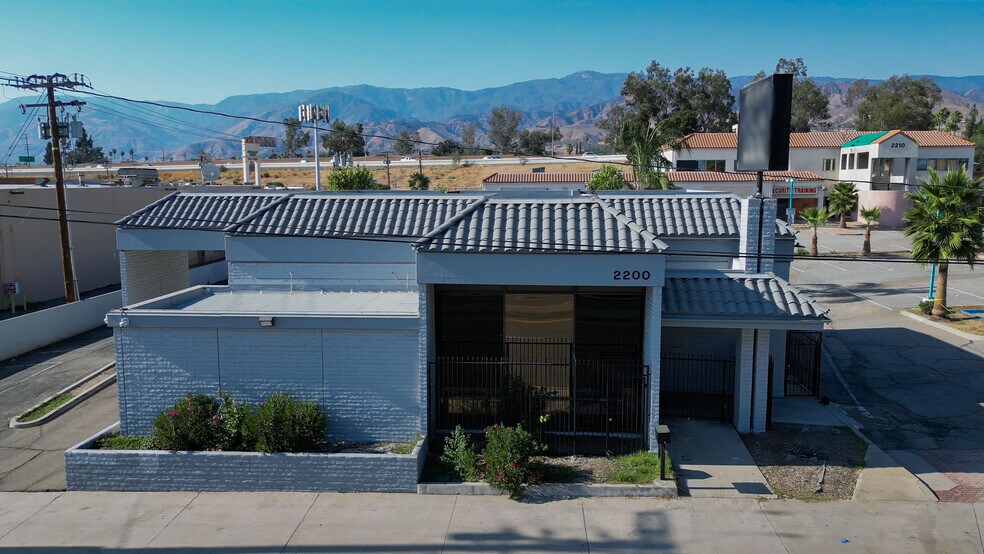2200 Highland Ave, San Bernardino, CA à louer - Photo du bâtiment - Image 2 de 7