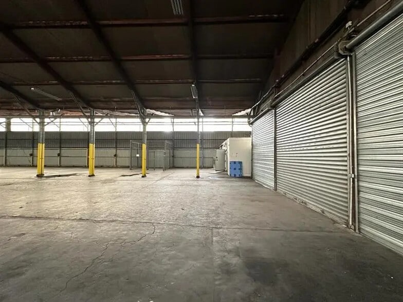 Industrial in Seclin for sale - Building Photo - Image 2 of 7