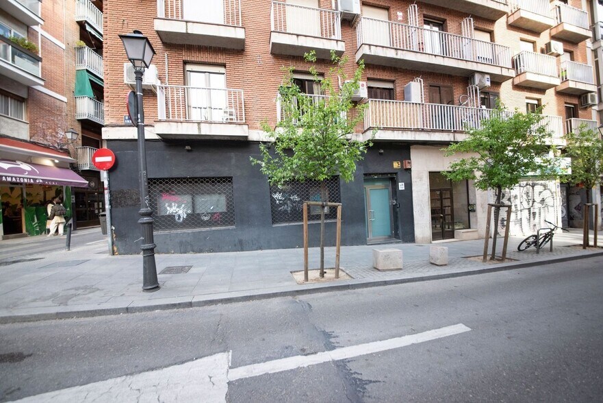 Immeuble residentiel dans Madrid, Madrid à vendre - Photo du bâtiment - Image 2 de 3