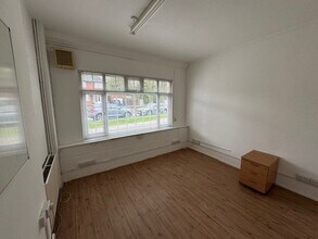 70 St James Way, Sidcup for lease Interior Photo- Image 2 of 3