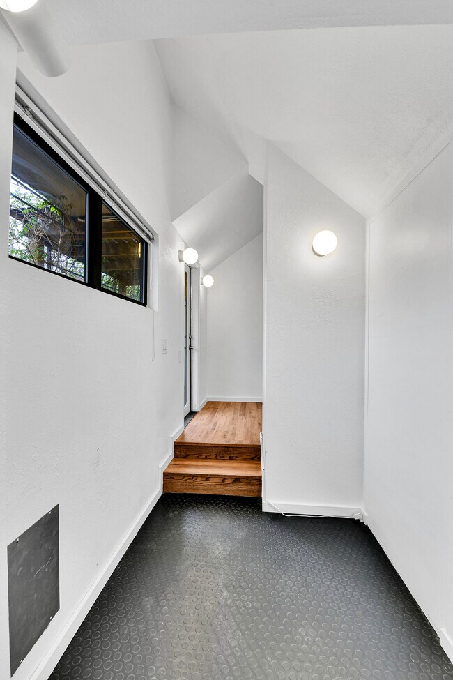 Plus de détails pour 325 Detroit St, Denver, CO - Bureau/Commerce de détail à louer