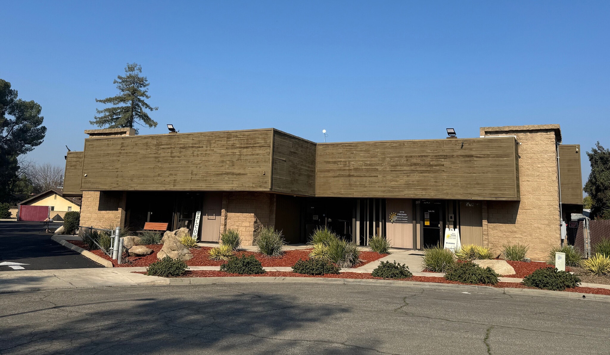 1398 W Indianapolis Ave, Fresno, CA for lease Primary Photo- Image 1 of 6