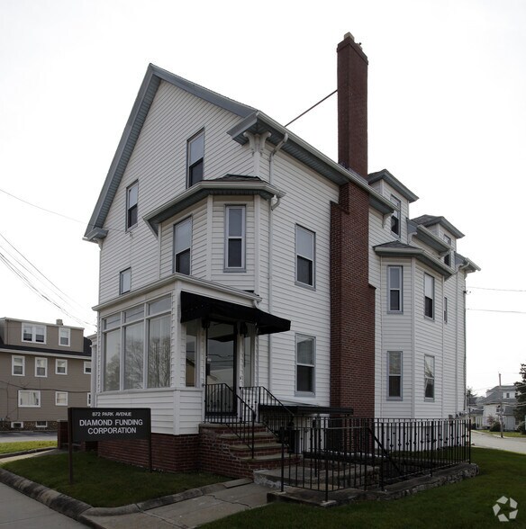 872 Park Ave, Cranston, RI for lease - Building Photo - Image 2 of 8