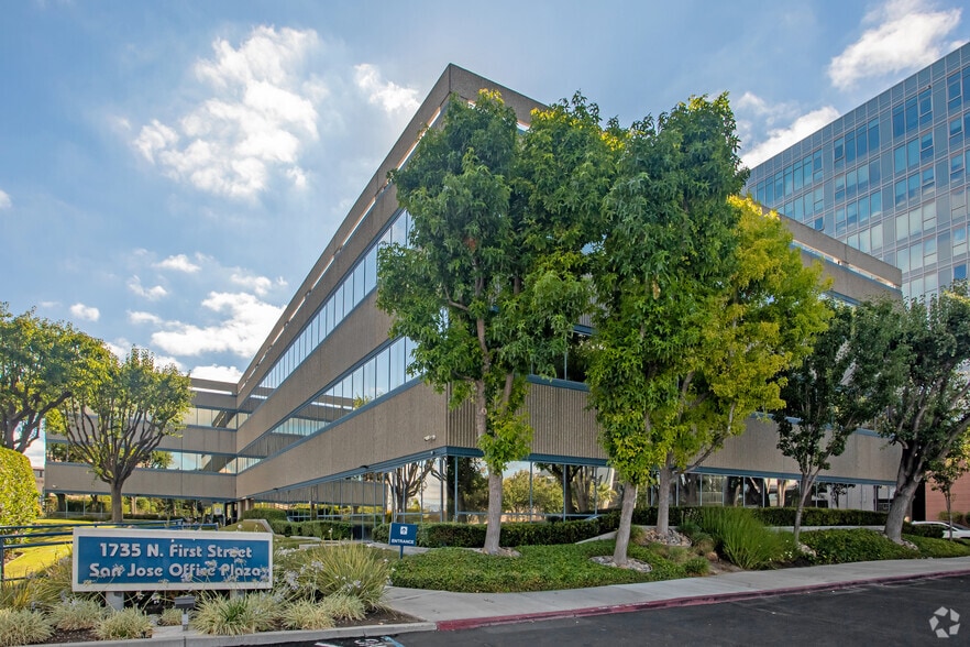 1735 N 1st St, San Jose, CA à louer - Photo du bâtiment - Image 3 de 5