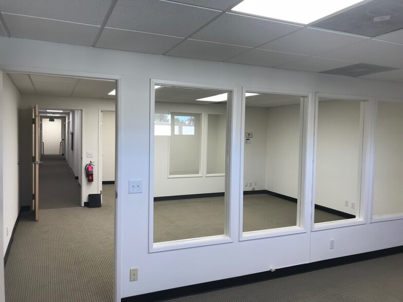 171 Mayhew Way, Pleasant Hill, CA for lease - Building Photo - Image 3 of 5