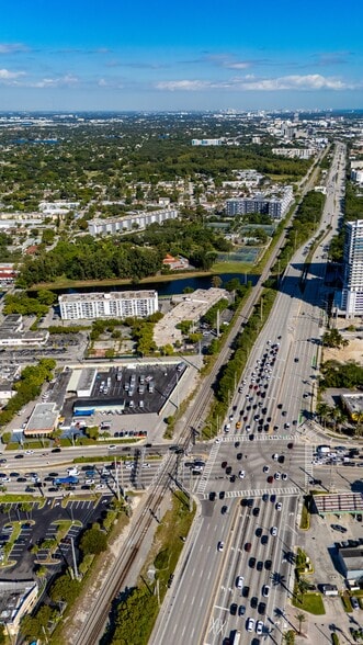 2261-2299 NE 164th St, Aventura, FL for lease - Building Photo - Image 3 of 37