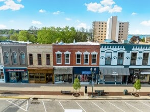 728-734 W Main St, Lake Geneva, WI à louer Photo du bâtiment- Image 1 de 4
