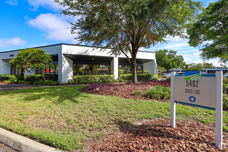 5402-5460 Beaumont Center Blvd, Tampa, FL à louer - Photo du bâtiment - Image 2 de 16