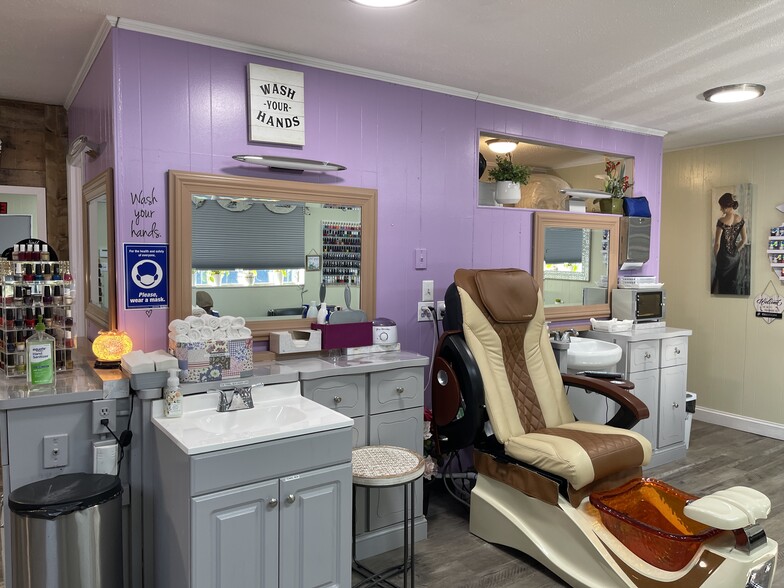 811 Lakeview St, Kannapolis, NC for sale - Interior Photo - Image 2 of 17