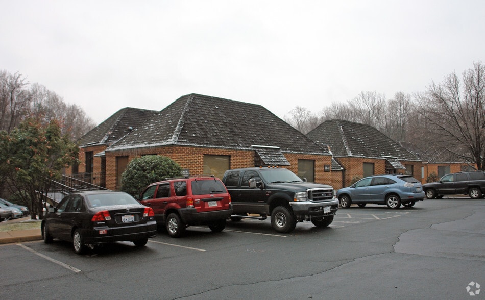 1441 Sachem Pl, Charlottesville, VA for sale - Building Photo - Image 2 of 23