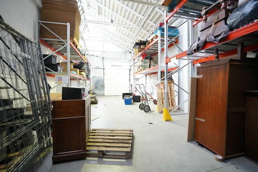 Flex dans Vénissieux à louer - Photo intérieure - Image 2 de 7