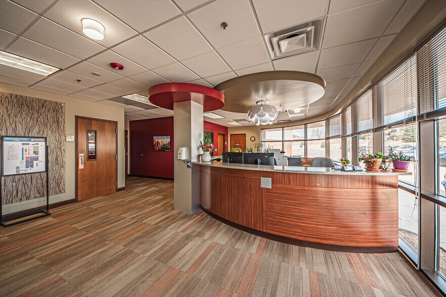 North Academy Peak Vista Medical Campus portefeuille de 3 propriétés à vendre sur LoopNet.ca - Photo intérieure - Image 1 de 108