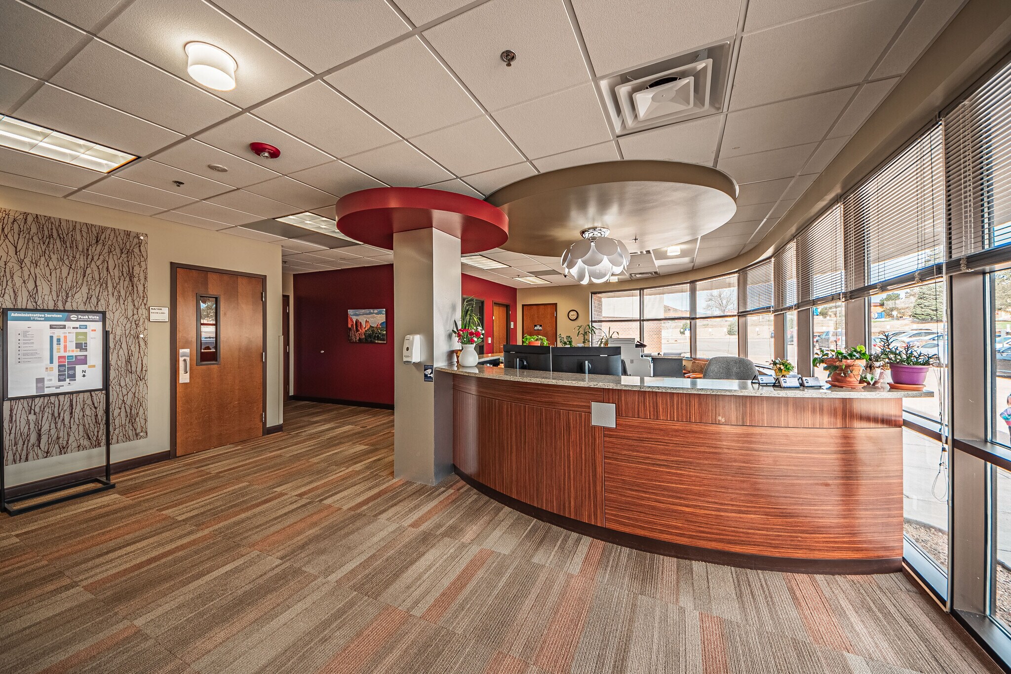 North Academy Peak Vista Medical Campus portefeuille de 3 propriétés à vendre sur LoopNet.ca Photo intérieure- Image 1 de 109