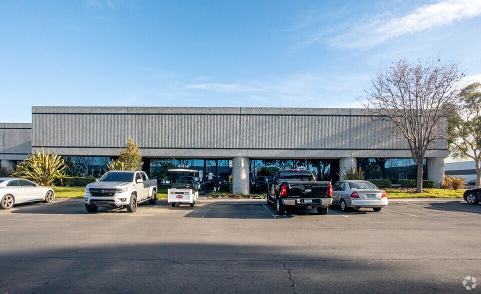 47444-47460 Fremont Blvd, Fremont, CA à louer - Photo du bâtiment - Image 2 de 4