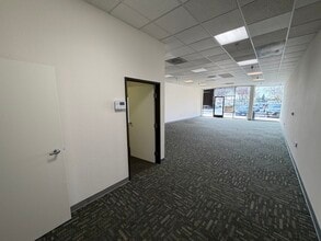 2440 Fulton Ave, Sacramento, CA à louer Photo intérieure- Image 2 de 3