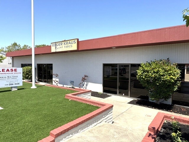 2882 Grove Way, Castro Valley, CA for lease - Building Photo - Image 2 of 12