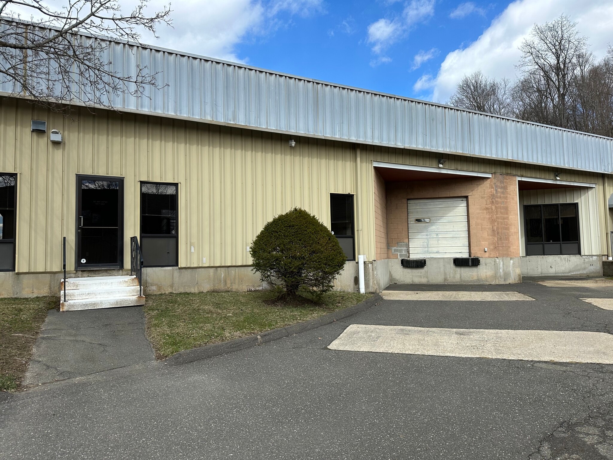 61 Commerce Rd, Brookfield, CT for lease Building Photo- Image 1 of 6