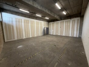 875 Waimanu St, Honolulu, HI for lease Interior Photo- Image 1 of 2