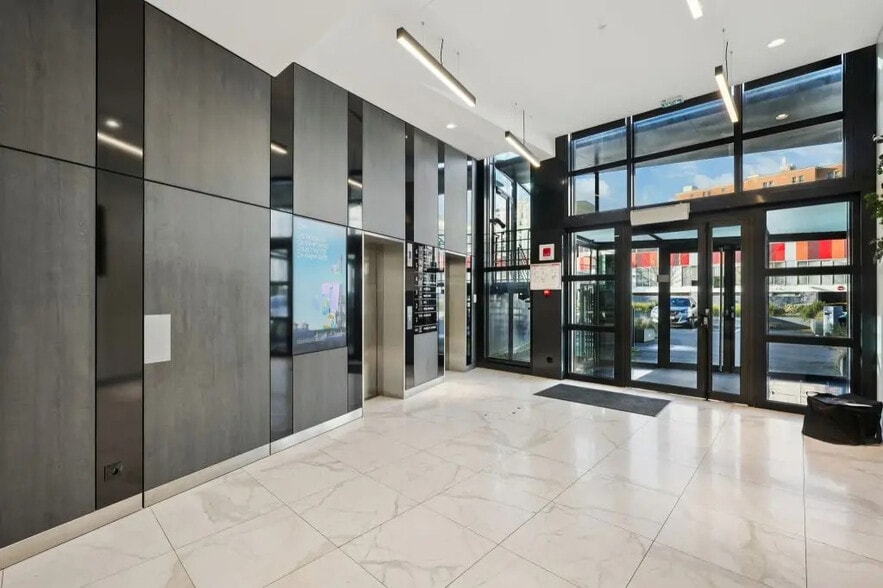 56-58 Boulevard De La Mission Marchand, Courbevoie for lease - Lobby - Image 2 of 9