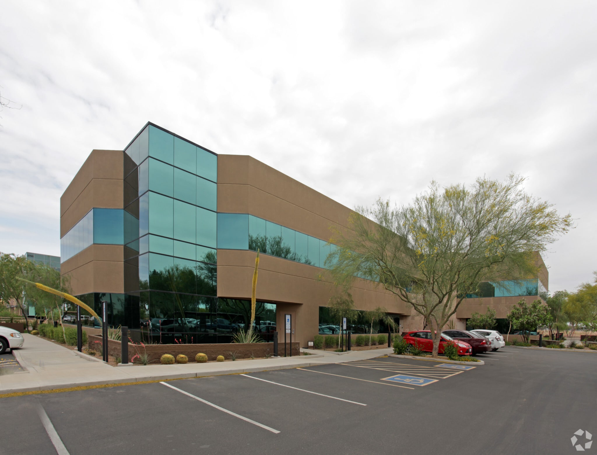 2727 W Frye Rd, Chandler, AZ for lease Primary Photo- Image 1 of 10