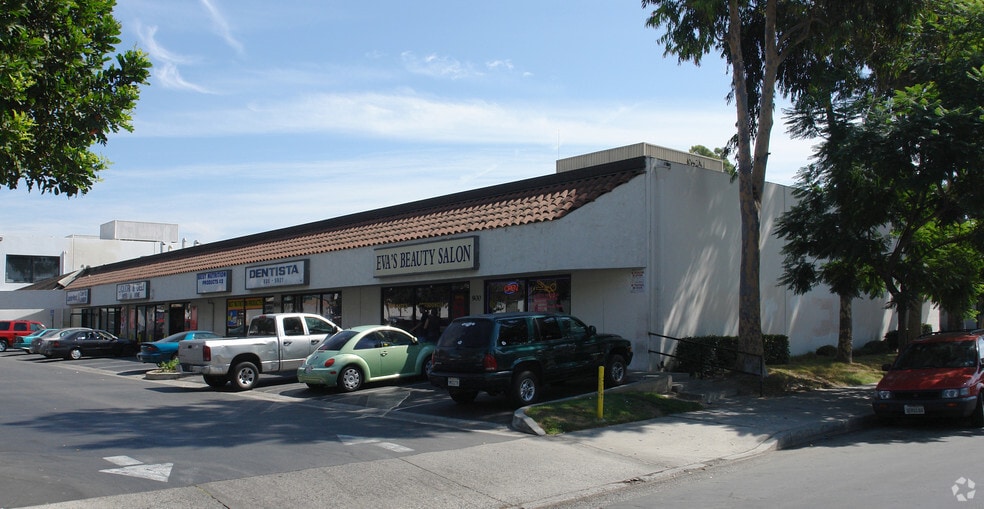 900-908 E 1st St, Santa Ana, CA for sale - Primary Photo - Image 1 of 13