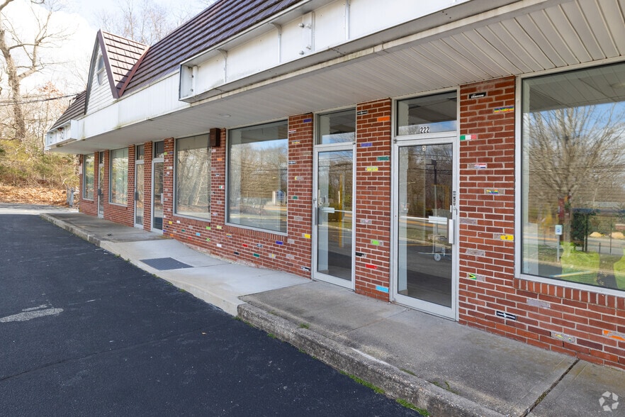 200-232 Middle Country Rd, Middle Island, NY for lease - Building Photo - Image 3 of 7