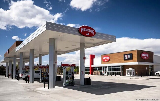 More details for 15617 Chenal Pky, Little Rock, AR - Retail for Sale