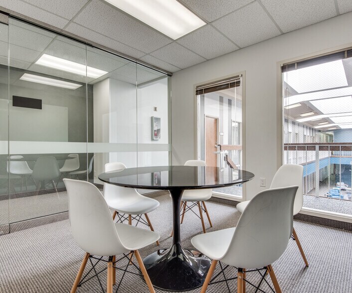 9304 Forest Ln, Dallas, TX à louer - Photo intérieure - Image 3 de 5