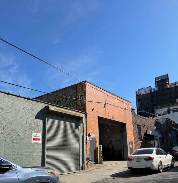 33 S 1st St, Brooklyn, NY for lease - Building Photo - Image 3 of 3