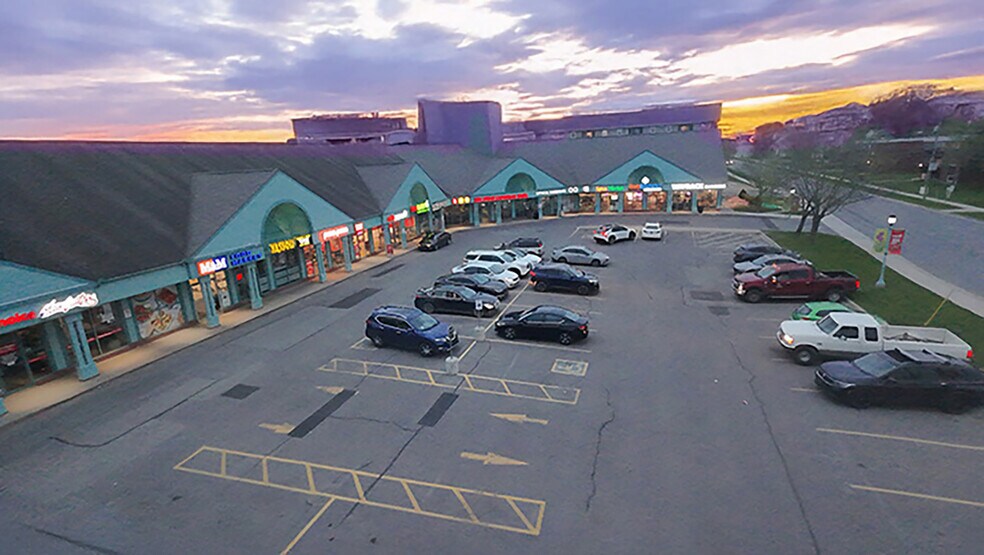 1111 Regent St, Fredericton, NB à louer - Photo du bâtiment - Image 3 de 3