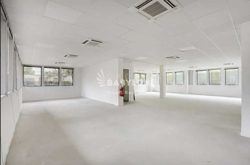 Office in Malakoff for lease Interior Photo- Image 1 of 10