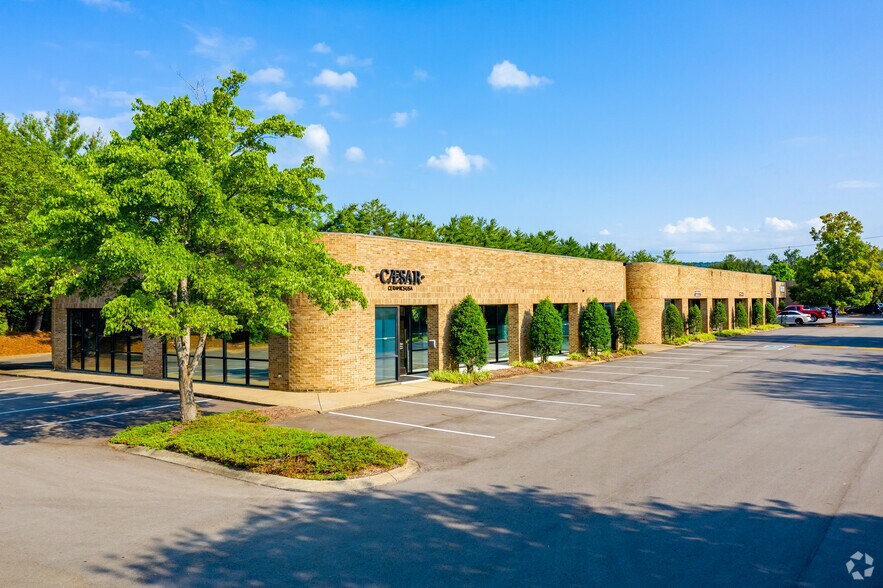 500 Wilson Pike Cir, Brentwood, TN à louer - Photo du bâtiment - Image 3 de 5