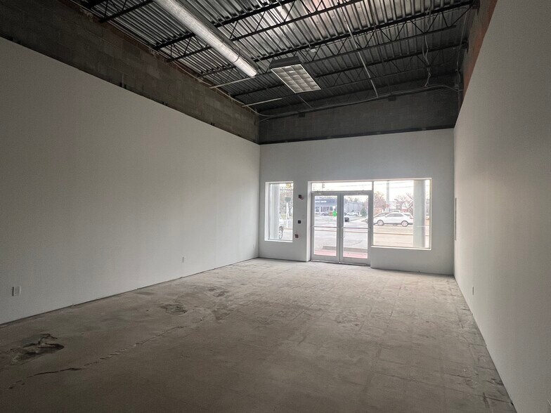 1787-1797 Middle Country Rd, Centereach, NY à louer - Photo du bâtiment - Image 3 de 23