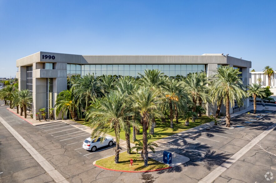 1990 W Camelback Rd, Phoenix, AZ à louer - Photo du bâtiment - Image 1 de 10