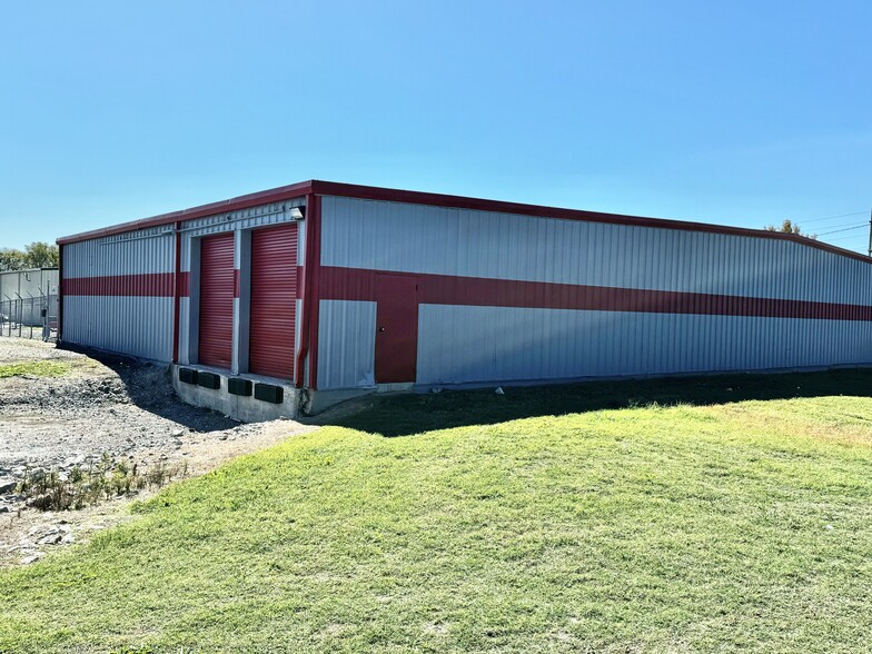 1007 Davidson St, Tullahoma, TN for lease - Building Photo - Image 2 of 12