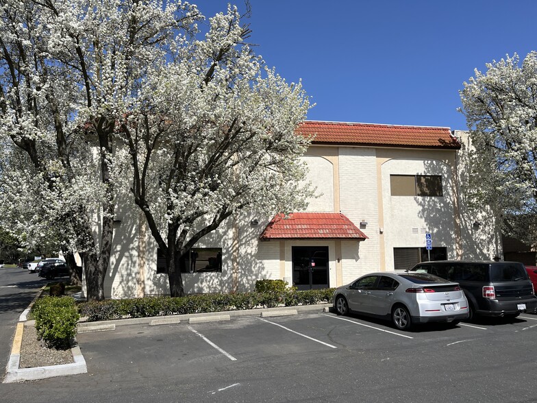 1250 Sutterville Rd, Sacramento, CA for lease - Building Photo - Image 2 of 11