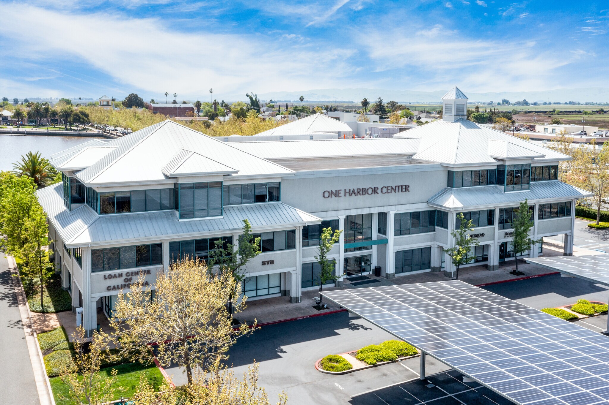 1 Harbor Ctr, Suisun City, CA à louer Photo principale- Image 1 de 9
