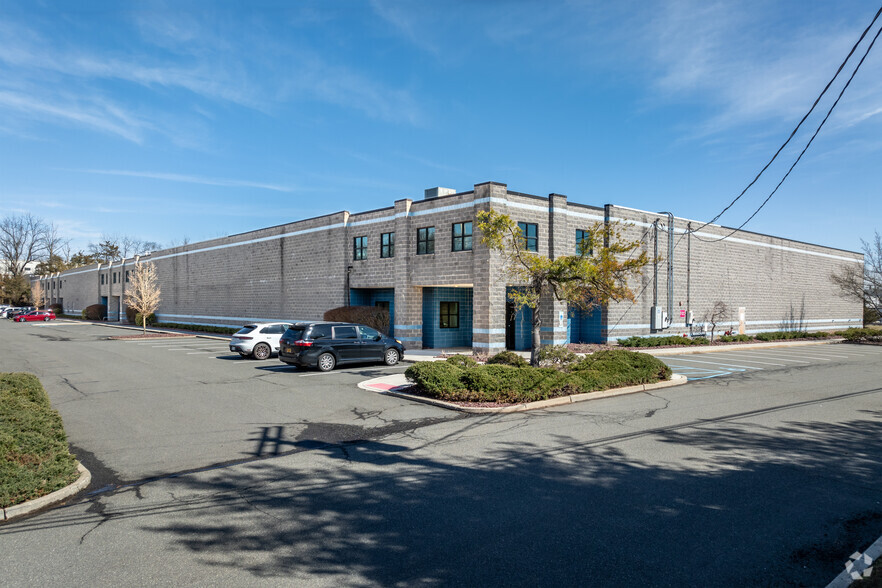 220 Evans Way, Branchburg, NJ for lease - Building Photo - Image 1 of 8