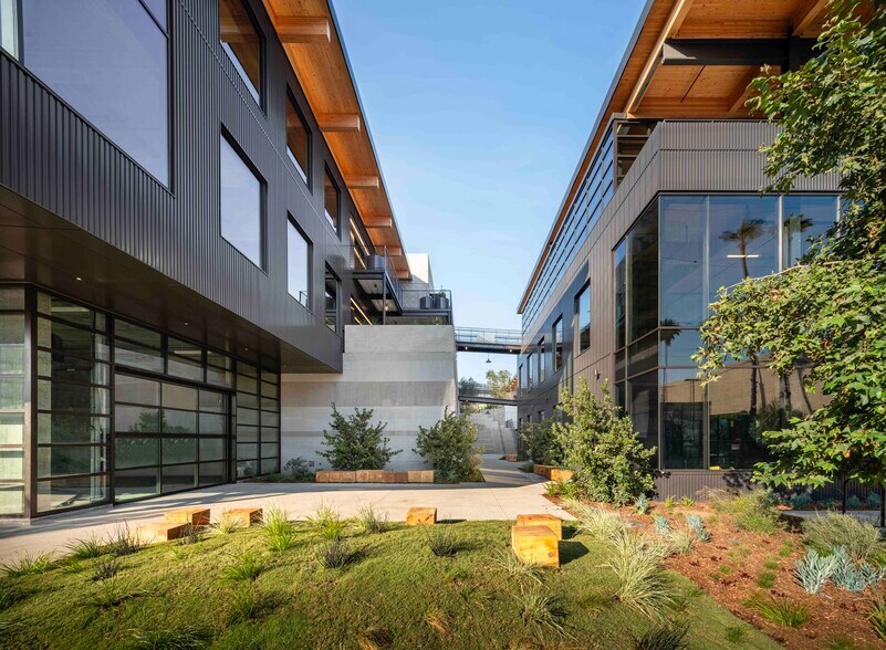 4204 Glencoe Ave, Marina Del Rey, CA à louer - Photo du bâtiment - Image 2 de 15