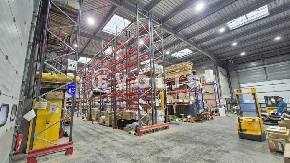 Bureau dans Bussy-Saint-Martin à louer - Photo du bâtiment - Image 1 de 17