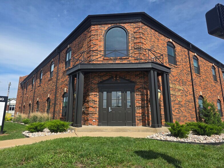 225 S Main St, O'Fallon, MO à vendre - Photo du bâtiment - Image 3 de 9