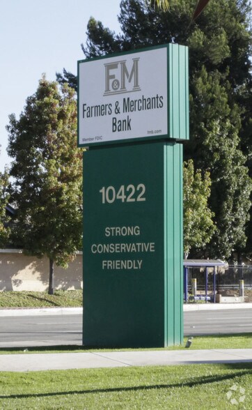 10422 Garden Grove Blvd, Garden Grove, CA à vendre - Photo du bâtiment - Image 3 de 4