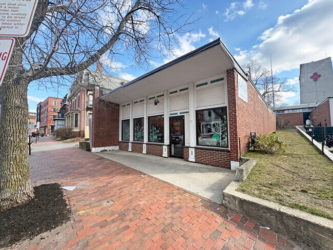 Plus de détails pour 770-772 Congress St, Portland, ME - Bureau à vendre